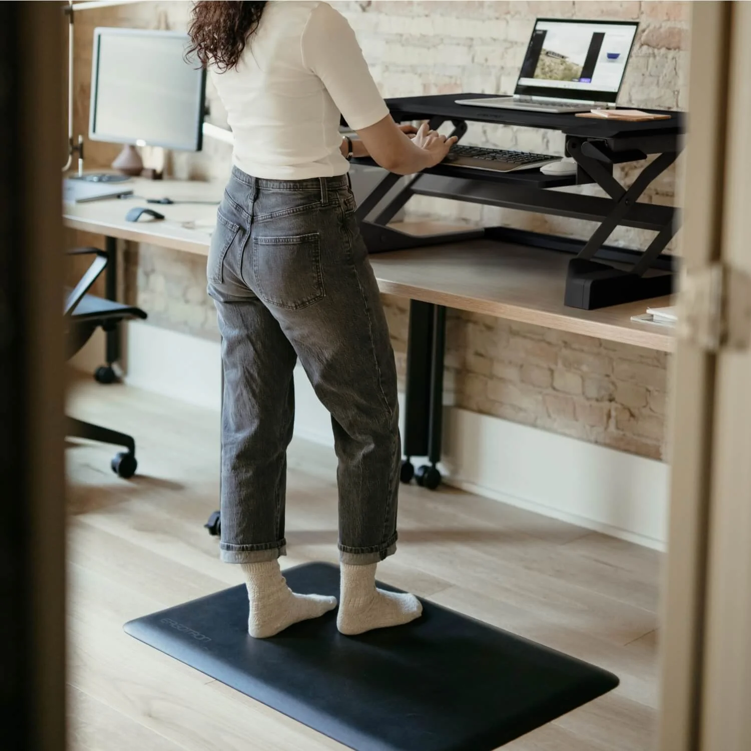 Ergotron Anti-Fatigue Floor Mat - Image 4