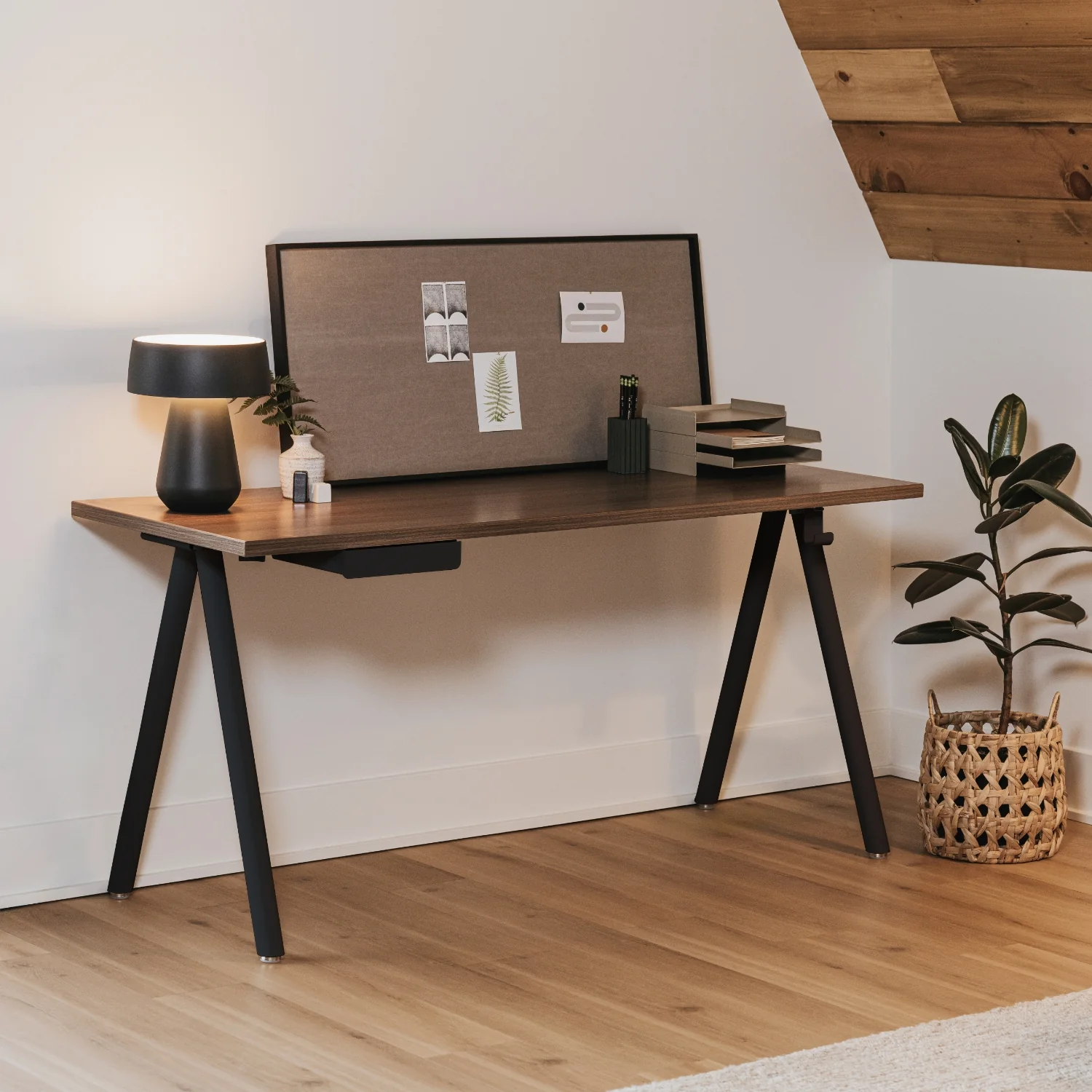 Metro Desk - Image 6